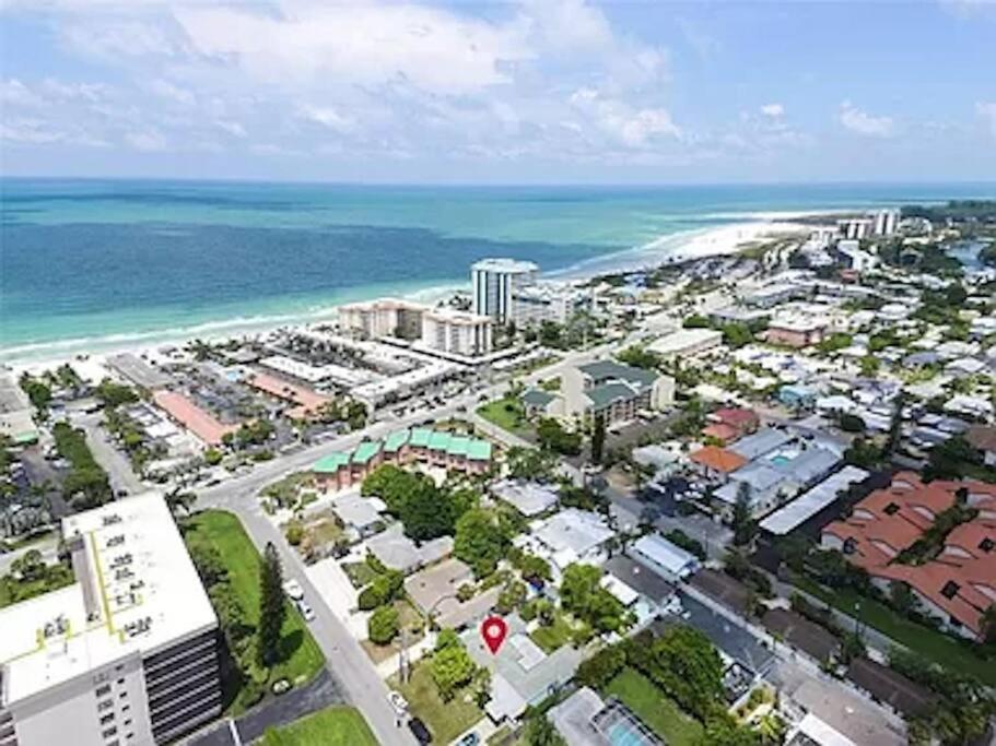 Lovely 1 Bedroom Unit Across From Lido Key Beach Sarasota Bagian luar foto