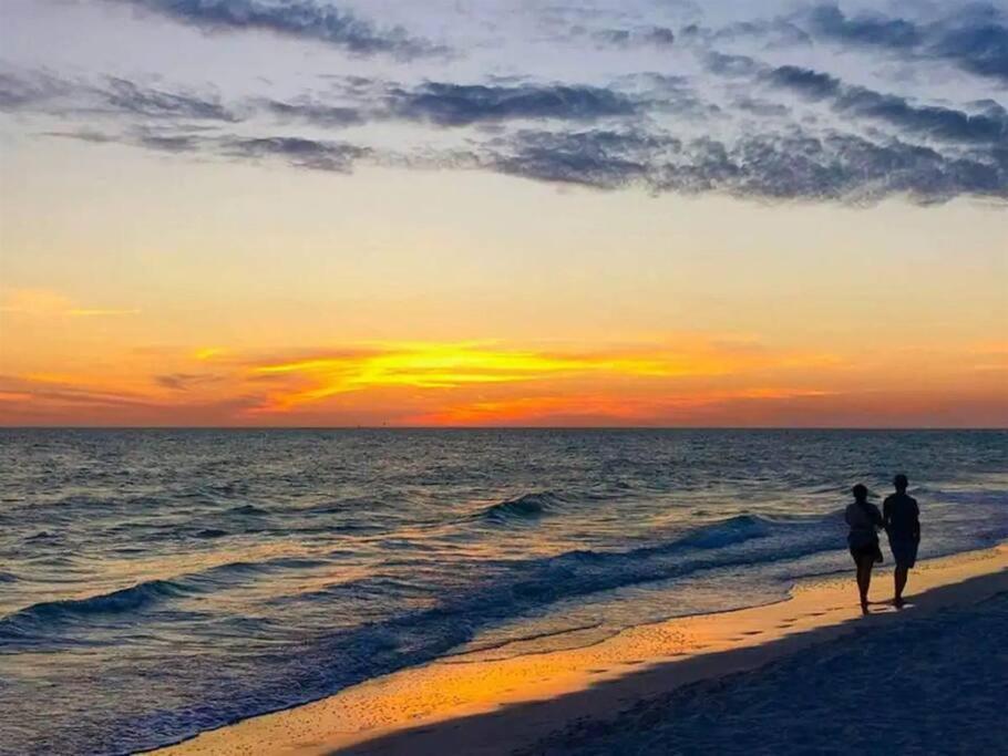 Lovely 1 Bedroom Unit Across From Lido Key Beach Sarasota Bagian luar foto